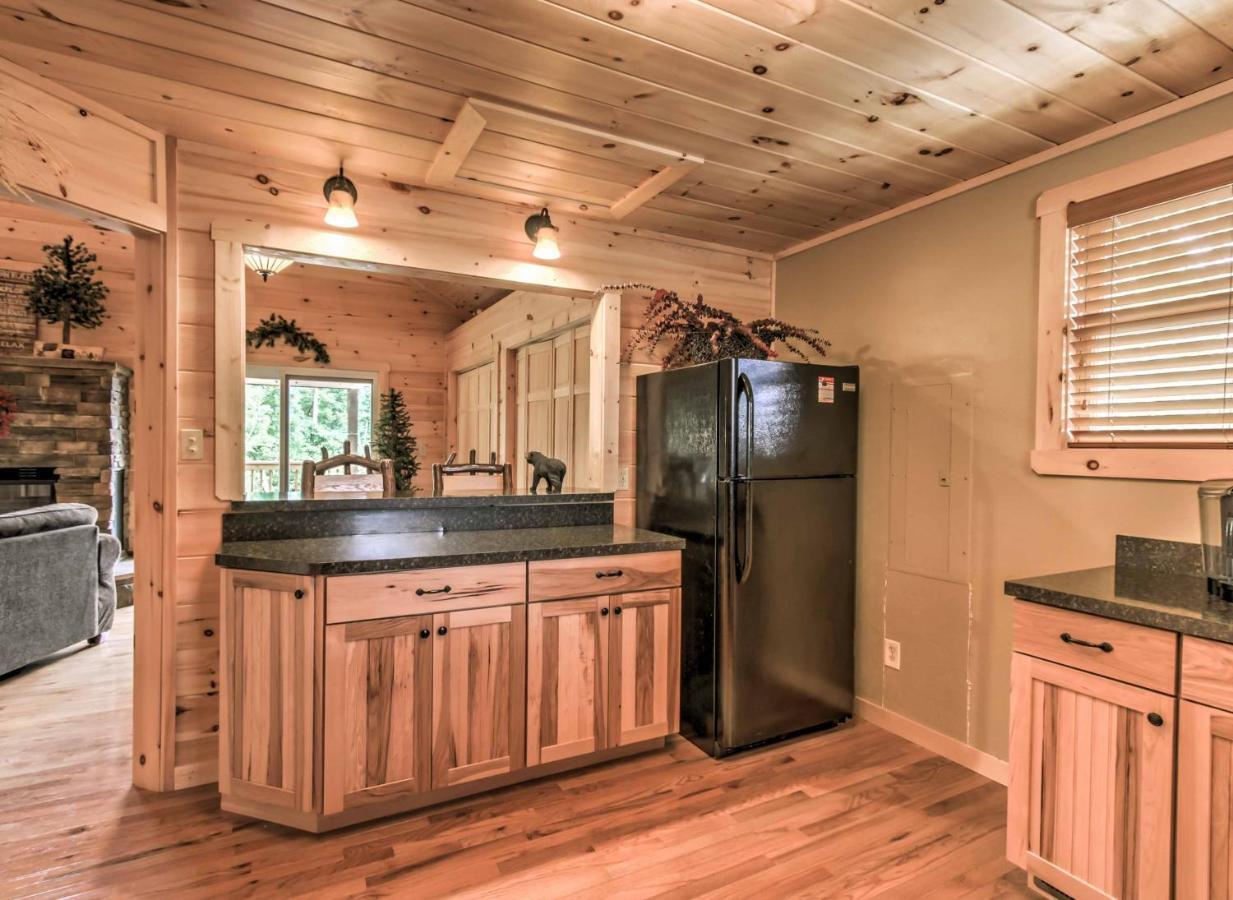 Private Sevierville Cabin With Mountain Views And Loft エクステリア 写真