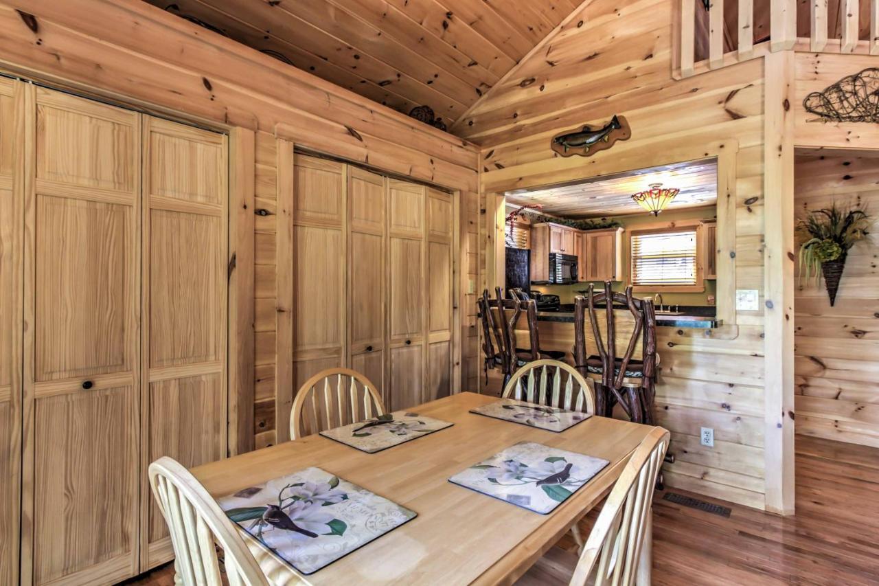 Private Sevierville Cabin With Mountain Views And Loft エクステリア 写真