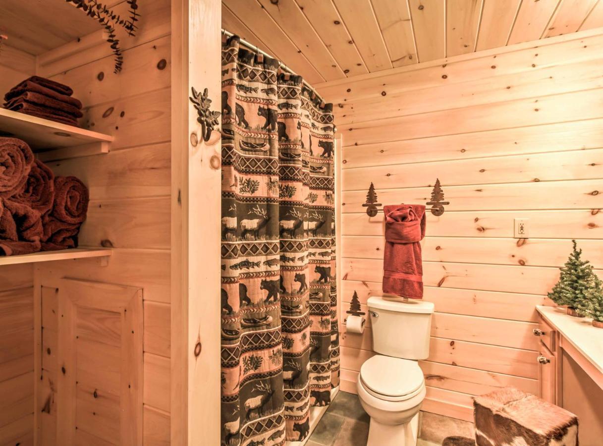 Private Sevierville Cabin With Mountain Views And Loft エクステリア 写真