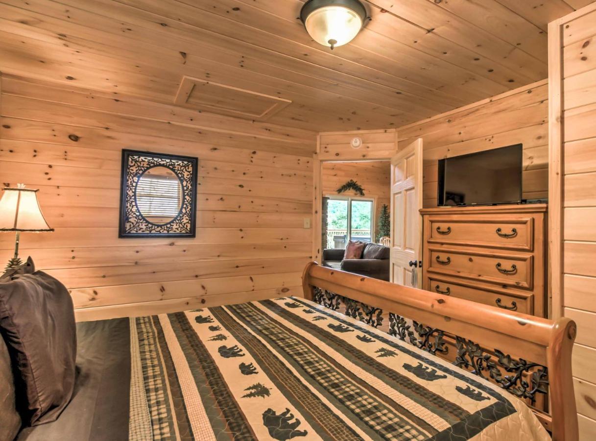Private Sevierville Cabin With Mountain Views And Loft エクステリア 写真