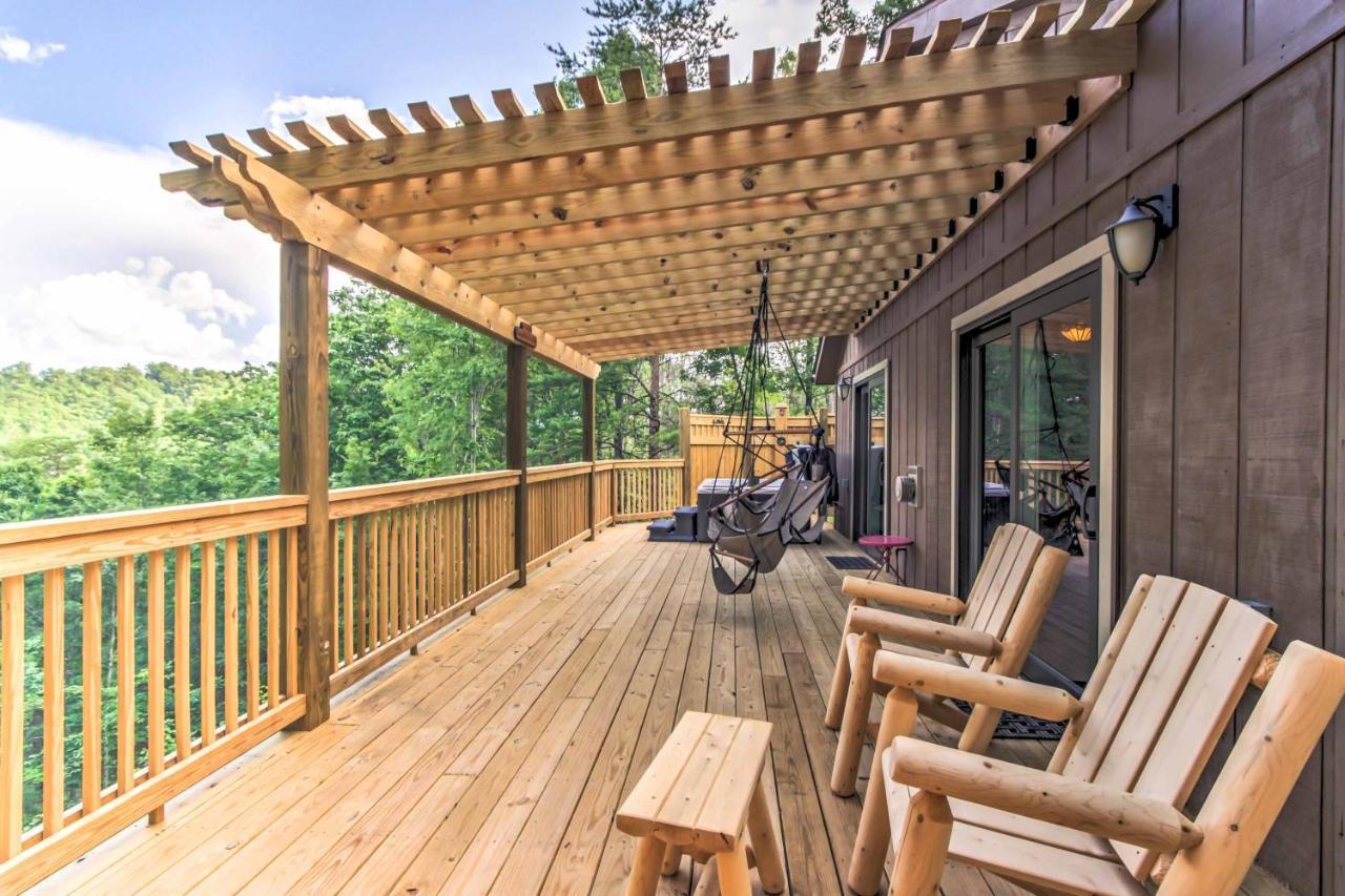 Private Sevierville Cabin With Mountain Views And Loft エクステリア 写真